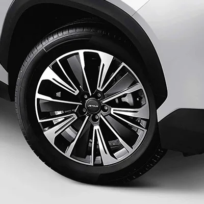 19” Sporty Alloy Wheels